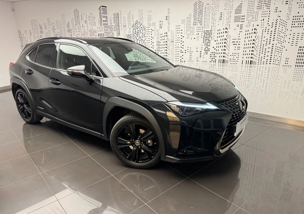 Lexus UX cena 147900 przebieg: 33163, rok produkcji 2021 z Brzeziny małe 466